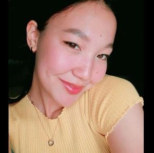 Meet your Posher, Amina